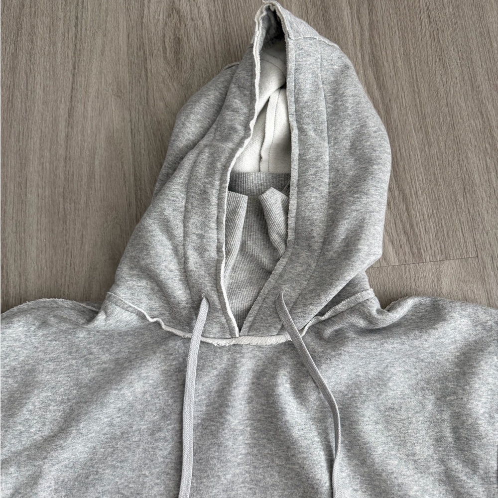 ALO Yoga Light Gray Cropped Hoodie - Picture 4 of 4